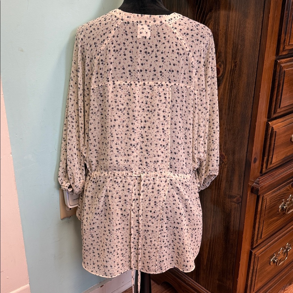 CAbi Cream and Black Floral Blouse - Picture 4 of 9
